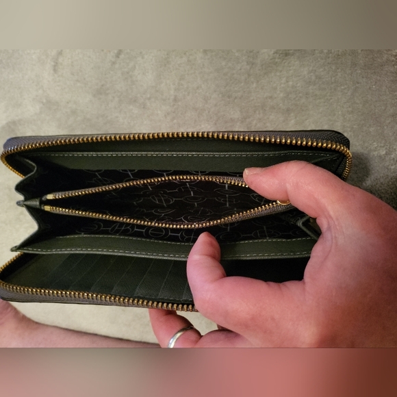 henri bendel | Bags | Gray Henri Bendel Wallet | Poshmark Henri Bendel Gray Embossed Wallet